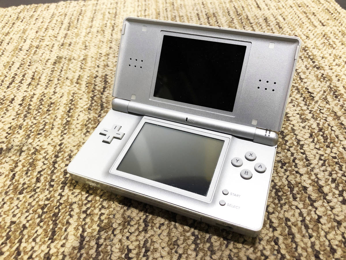 ☆ 中古☆任天堂/Nintendo ニンテンドー DS Lite 本体 シルバー USG 