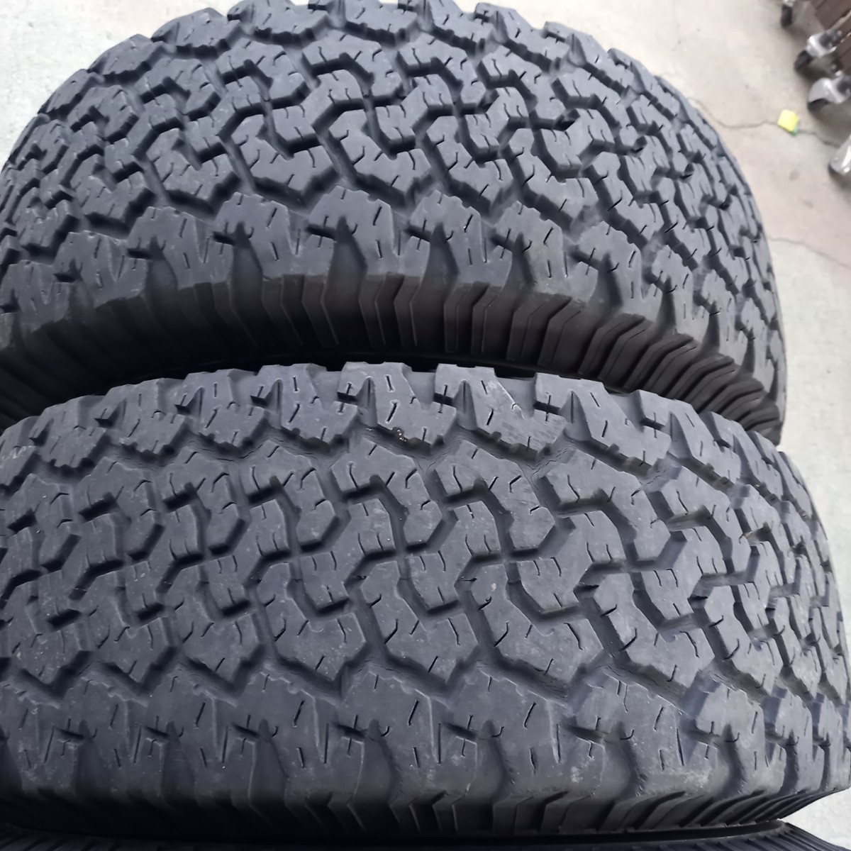 数量限定，定番 BFGoodrichAⅡ-Terrain T/A BFグッドリッチ ホワイトレター 32×11.50R15LT 113R 中古 ヒビあり