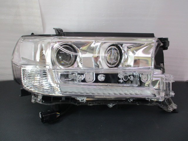 ランドクルーザー AX/ZX 200系/URJ202 右 ヘッドライト LED 刻印:76