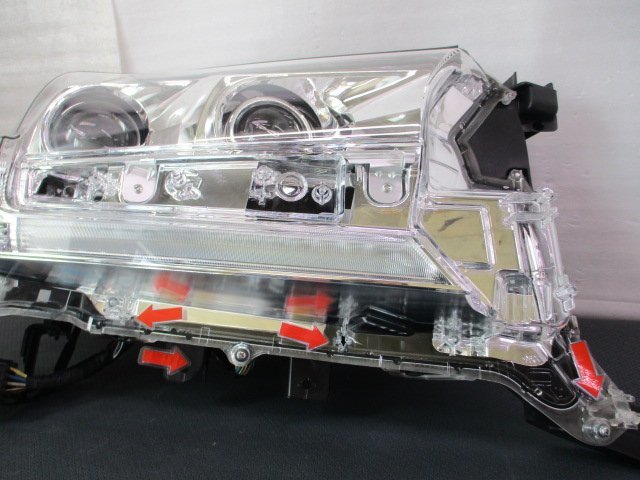ランドクルーザー AX/ZX 200系/URJ202 右 ヘッドライト LED 刻印:76