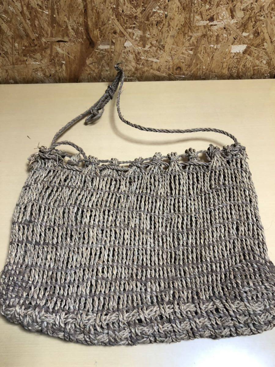 お買い得，人気 ヴィンテージ レトロ かごバッグ 編み袋 すかり 草 民具 縄 紐 ディスプレイ 古物 古道具 年代物 編み込み 編みこみ(雑貨)｜売買されたオークション情報、yahooの商品情報をアーカイブ公開 - その他