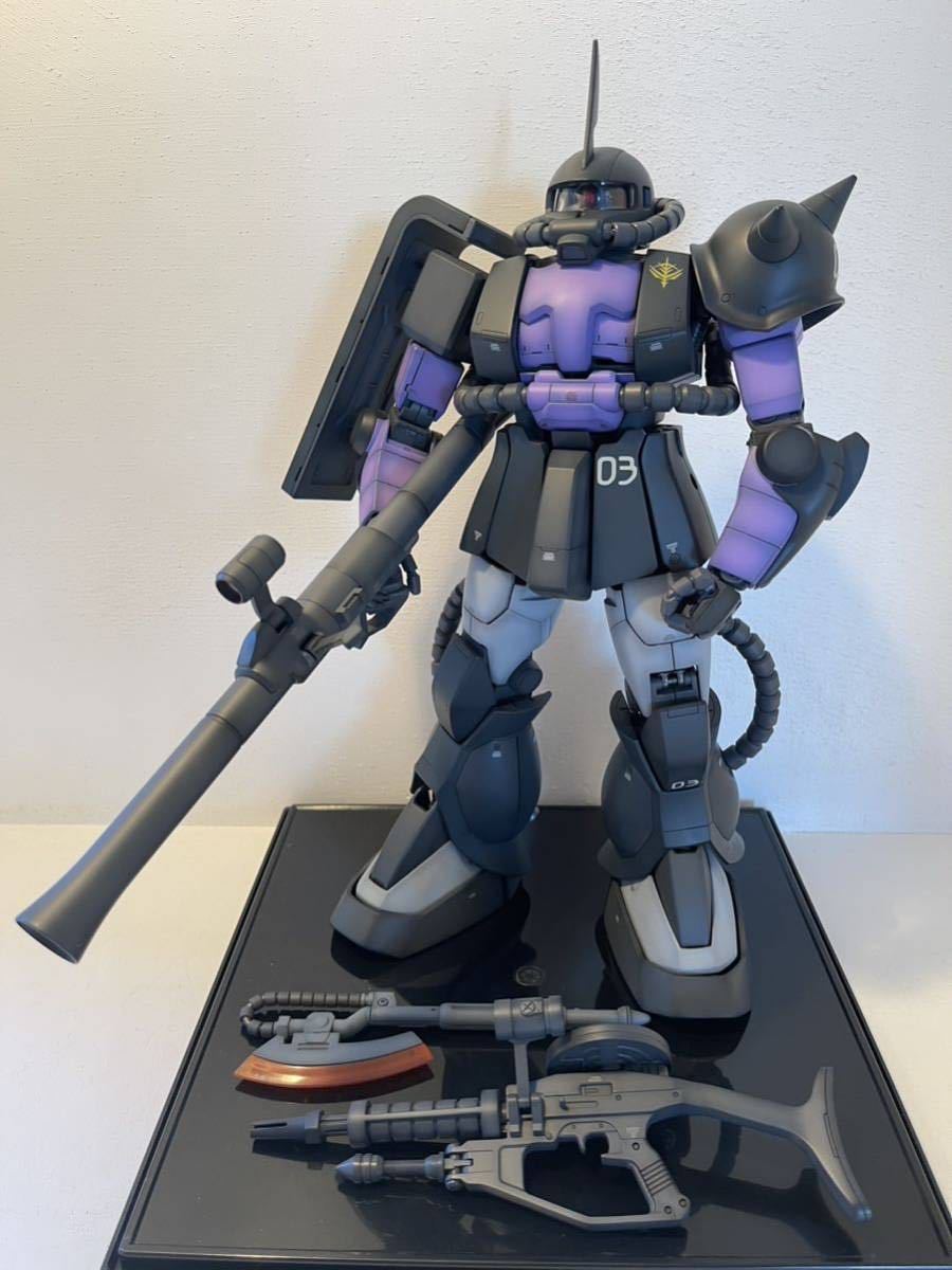 ガンプラ完成品「PGザクII 黒い三連星仕様」ケース付(完成品)｜売買 