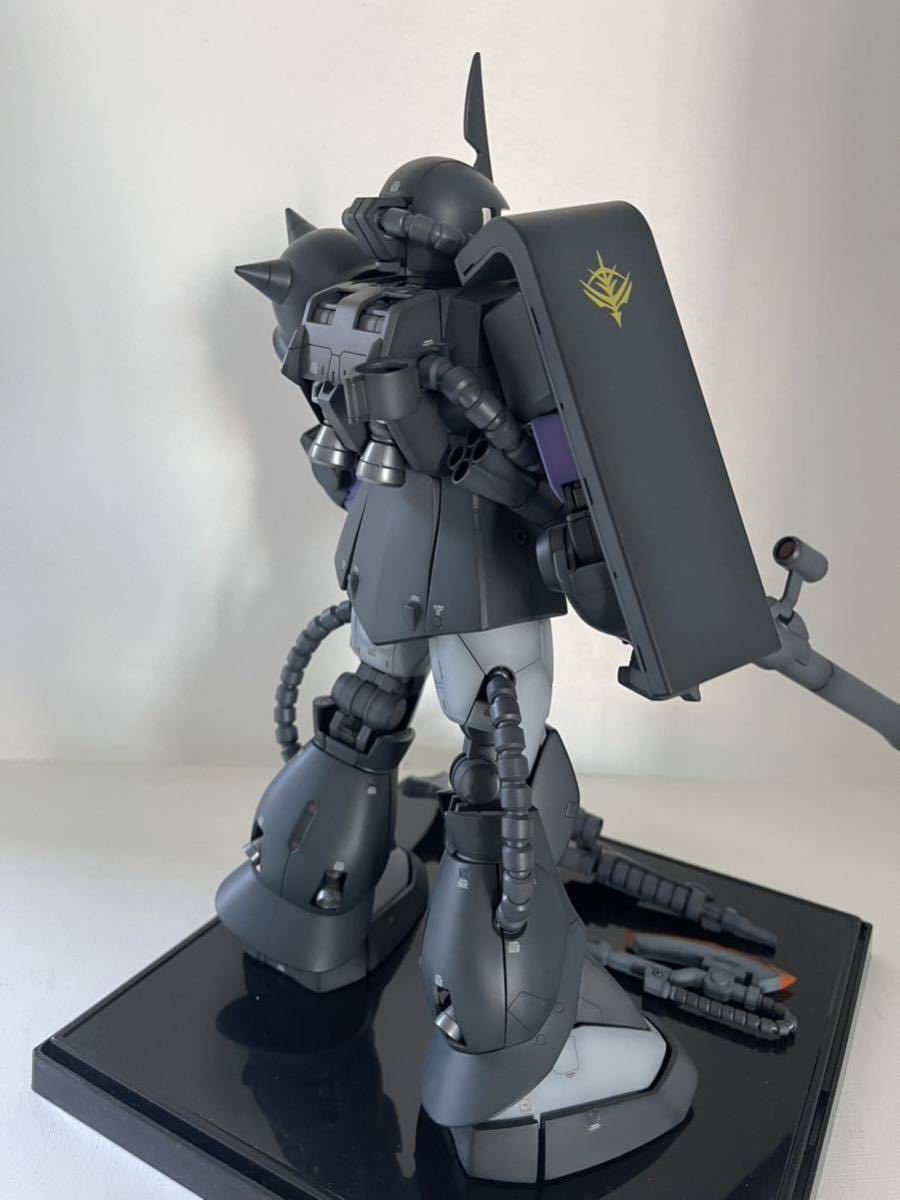 ガンプラ完成品「PGザクII 黒い三連星仕様」ケース付(完成品)｜売買 