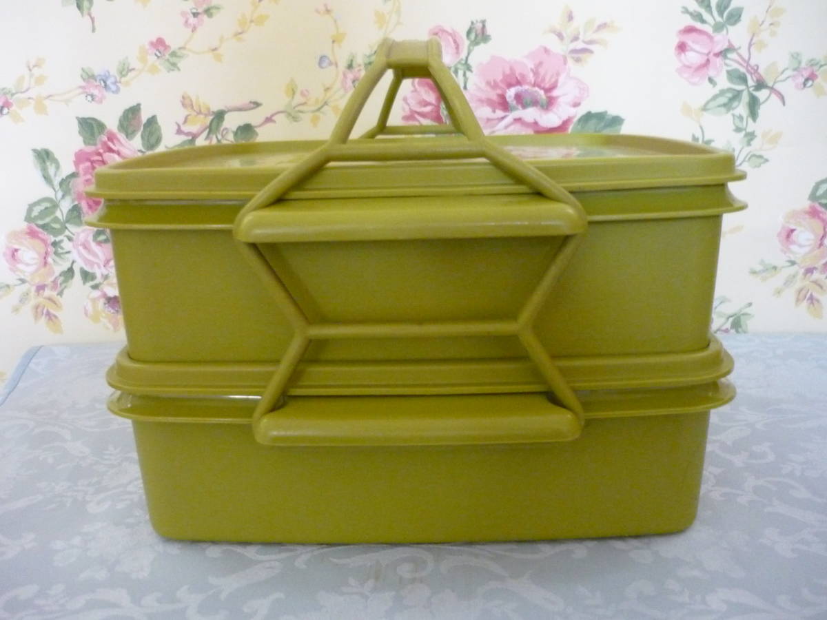 美品☆2段 TUPPERWARE タッパーウェア 保存容器 すのこ付き お弁当箱  
