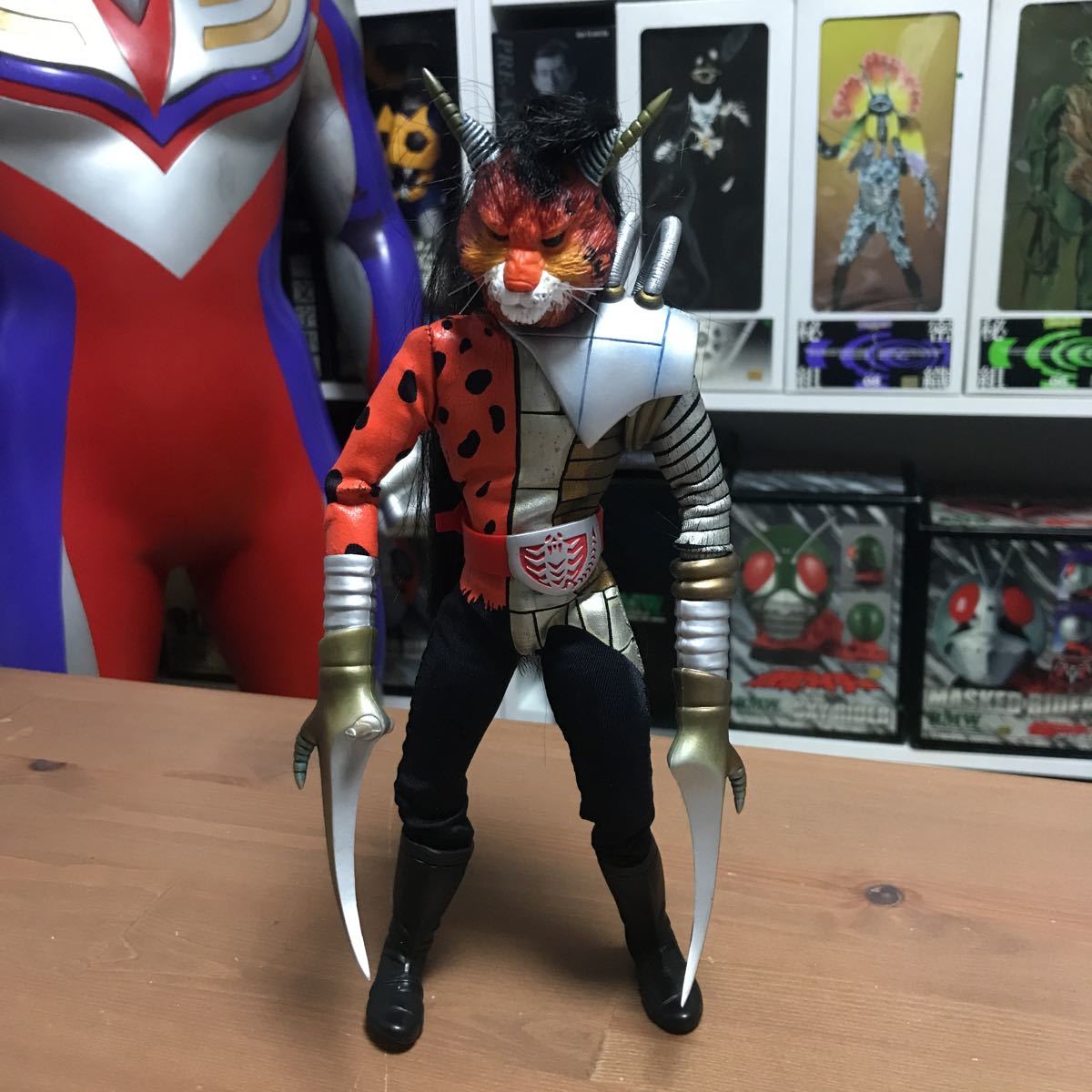 RAH220ハサミジャガー