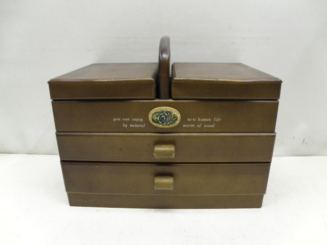 可愛い過ぎるソーイングボックス　裁縫箱　ヴィンテージ 天然木！可愛い！裁縫箱！ソーイングボックス！31.5×22×26cm(茶