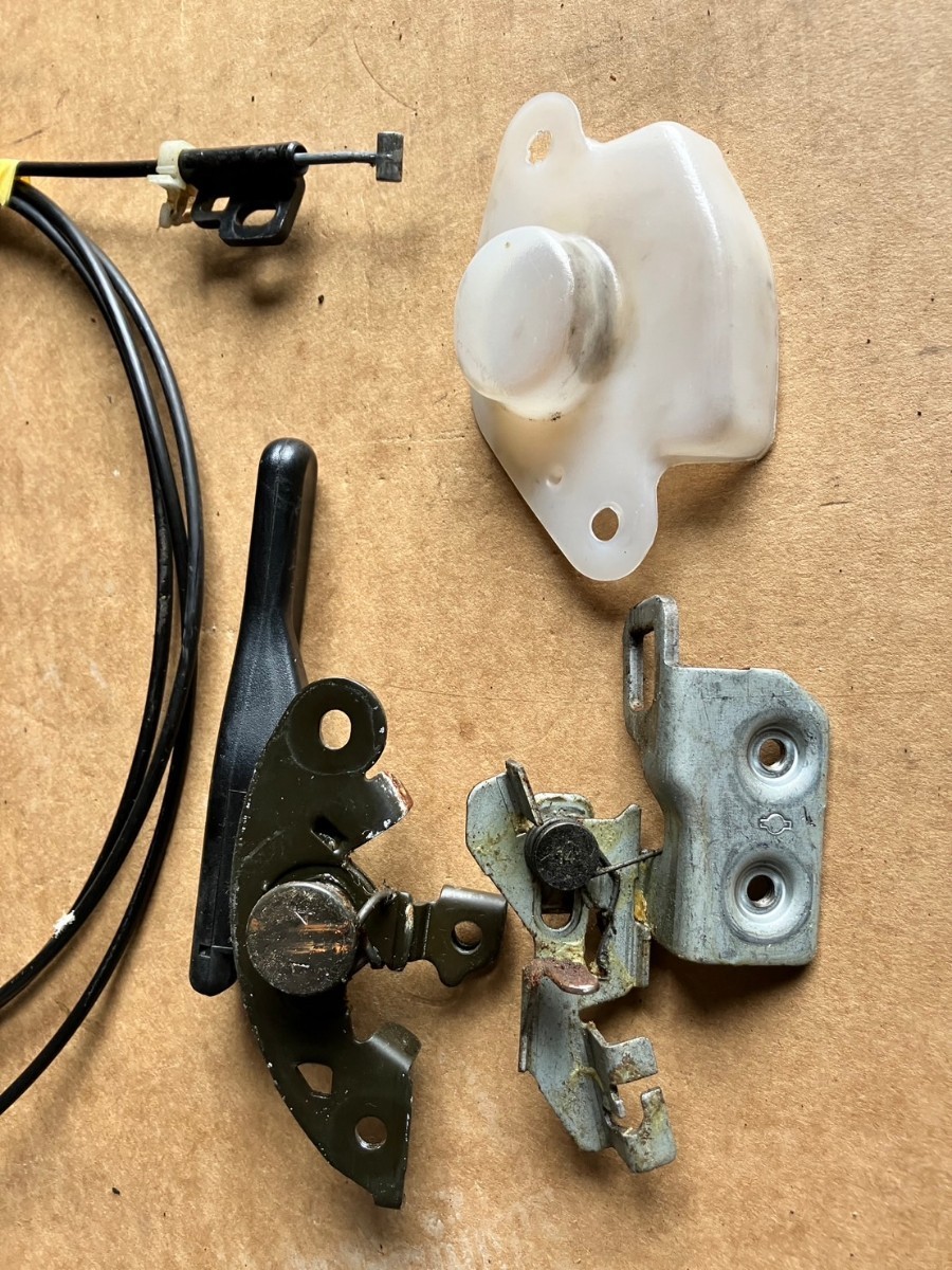 R32 スカイライン トランクオープナーワイヤー スカイライン GTR 純正