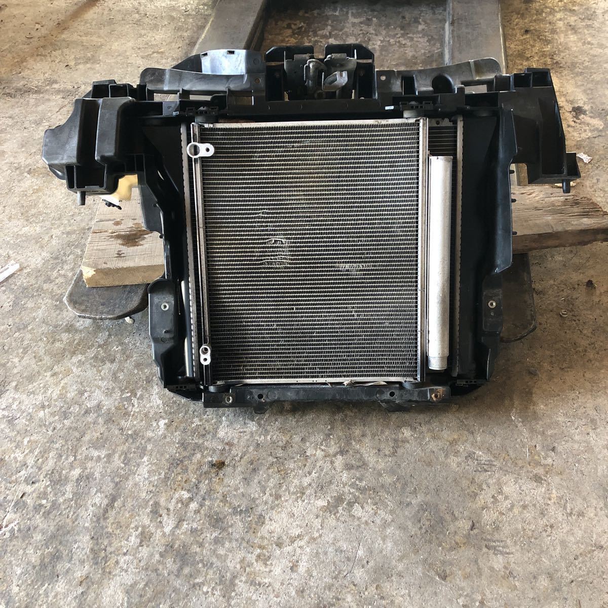 三菱 HA3WＩーＭＩＥＶ　アイミーブ ラジエーター 電動ファン コンデンサー 100222-0712 (305)