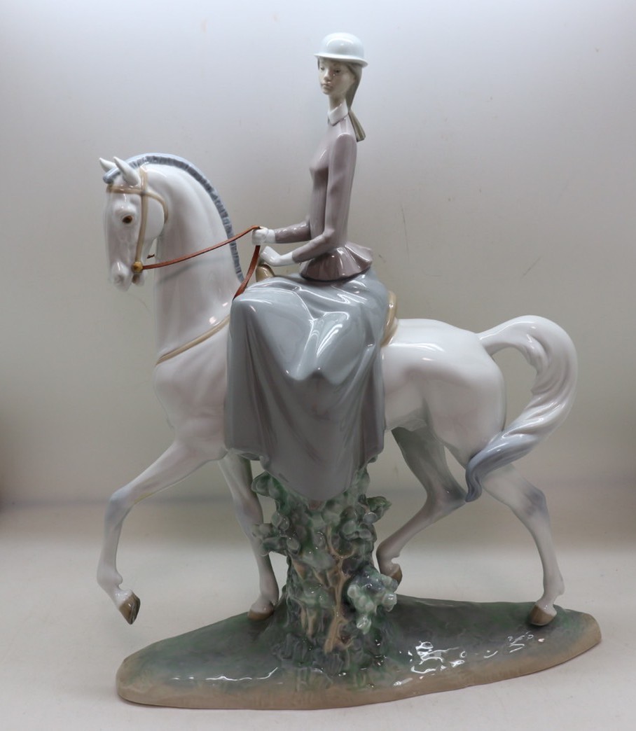 リヤドロ LLADRO 白い馬の少女 フィギュリン 陶器人形 置物 工芸品