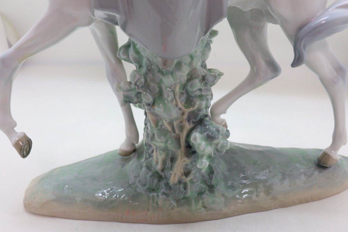 リヤドロ LLADRO 白い馬の少女 フィギュリン 陶器人形 置物 工芸品