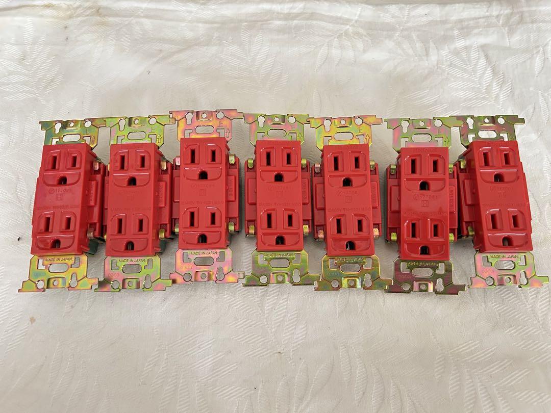 Panasonic フルカラー医用アース付きダブルコンセント　赤　7点