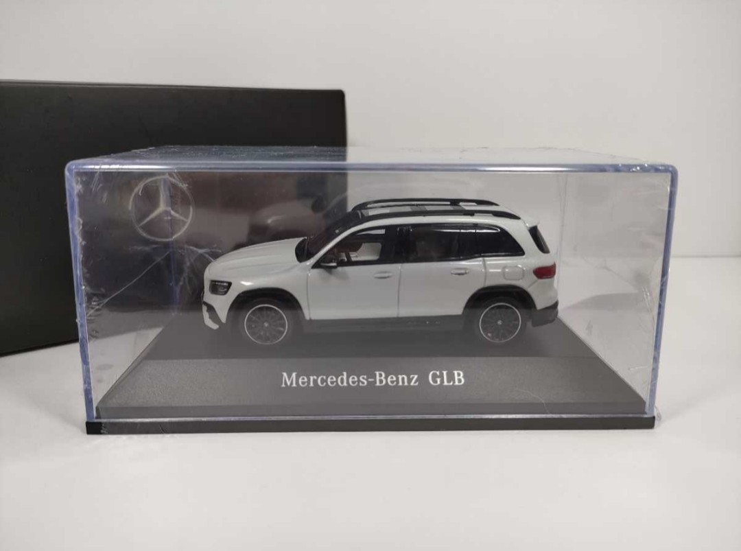 激安大特価，お買い得 1/43 メルセデスベンツ X247 GLB ホワイト(乗用車)｜売買されたオークション情報、yahooの商品情報をアーカイブ公開 - オークファン 乗用車