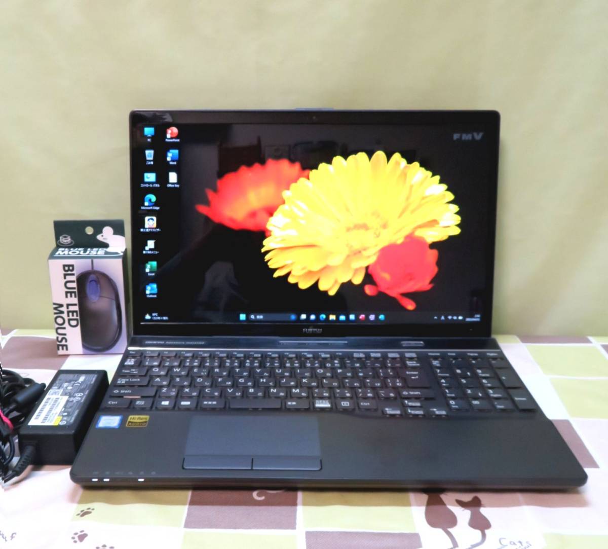 メモリ16GB COREi7-8550U SSD256GB搭載☆Windows11☆of 即決