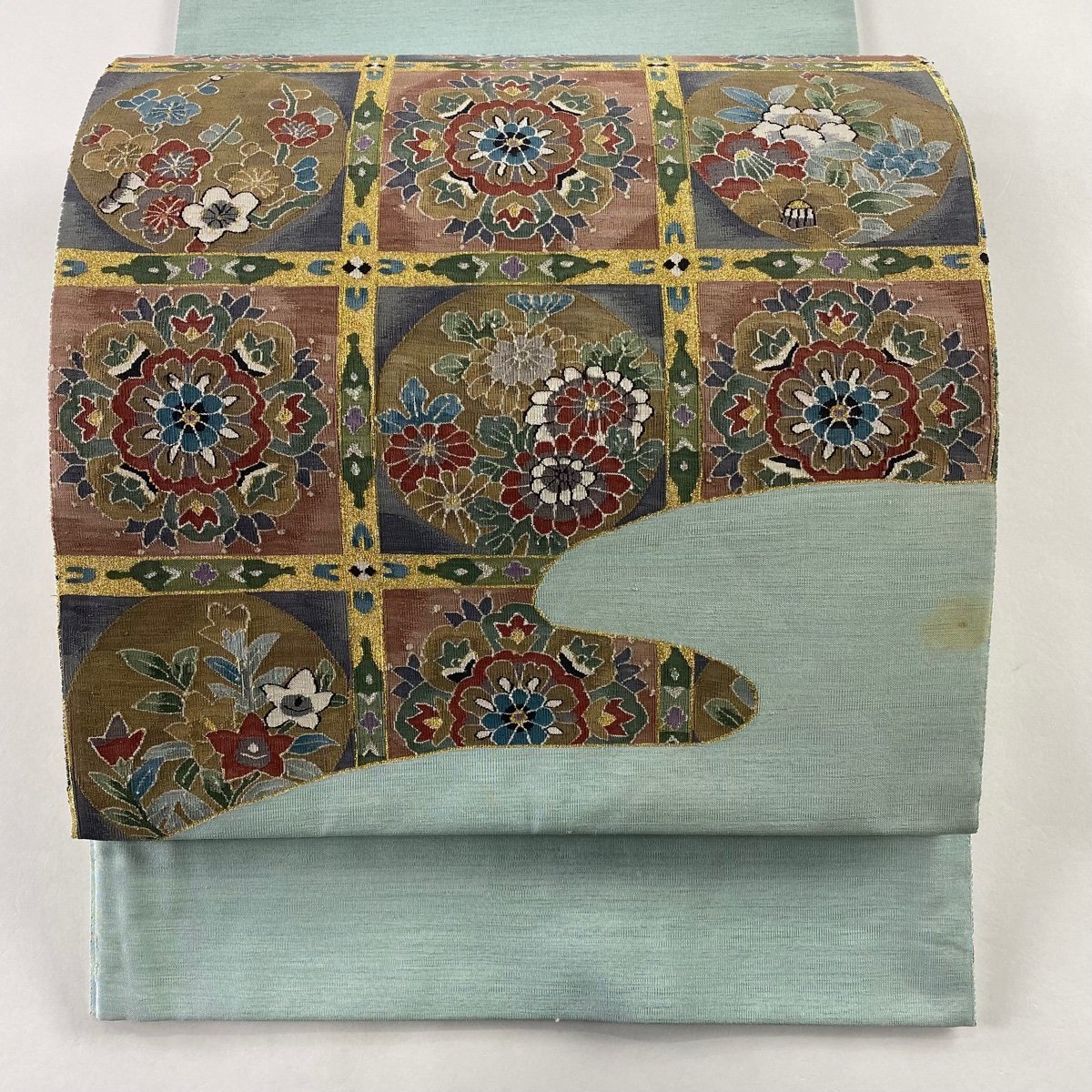 袋帯 名品 華文 草花 金糸 薄緑 お太鼓柄 正絹 【中古】