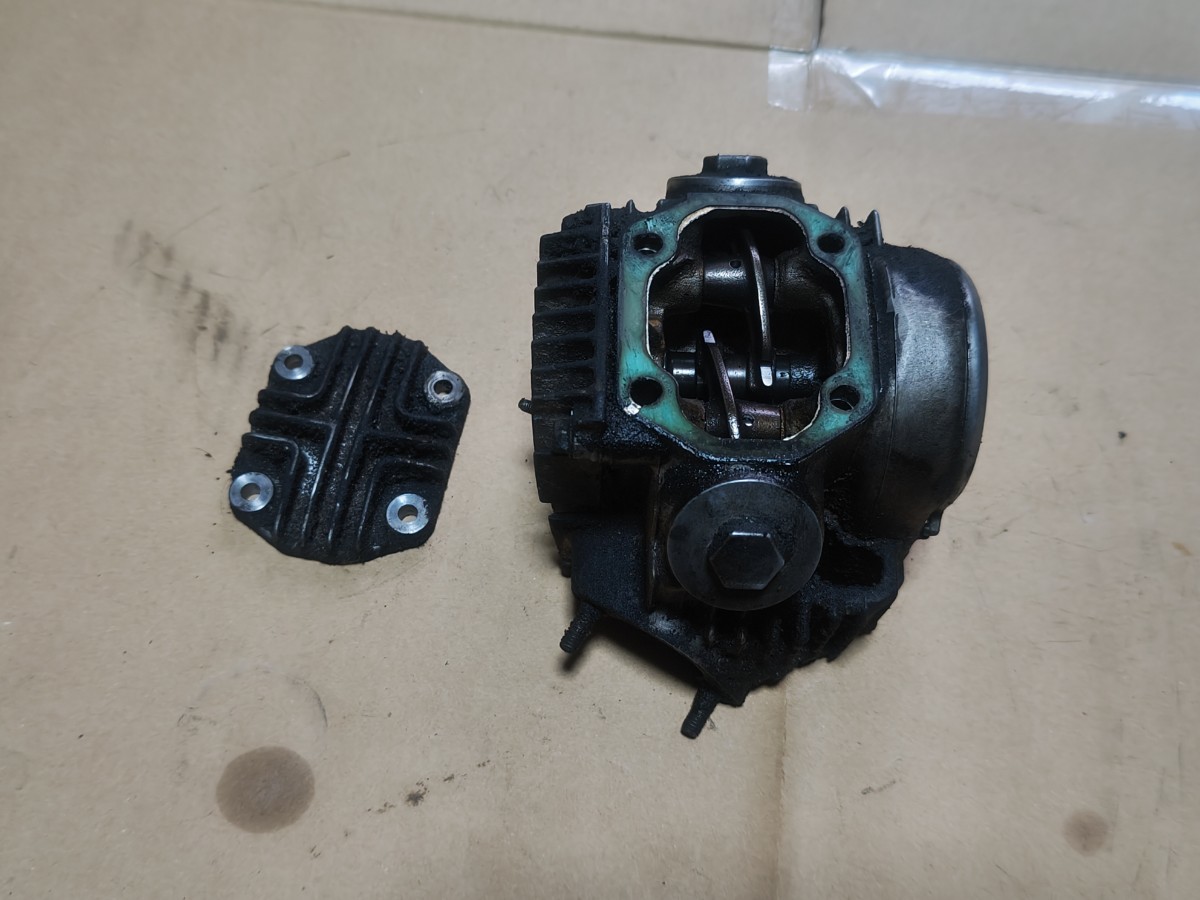 A-216 ホンダ HONDA c50 C50 スーパーカブ プレスカブ AA01 aa01 キャブ車　シリンダーヘッド　エンジンヘッド