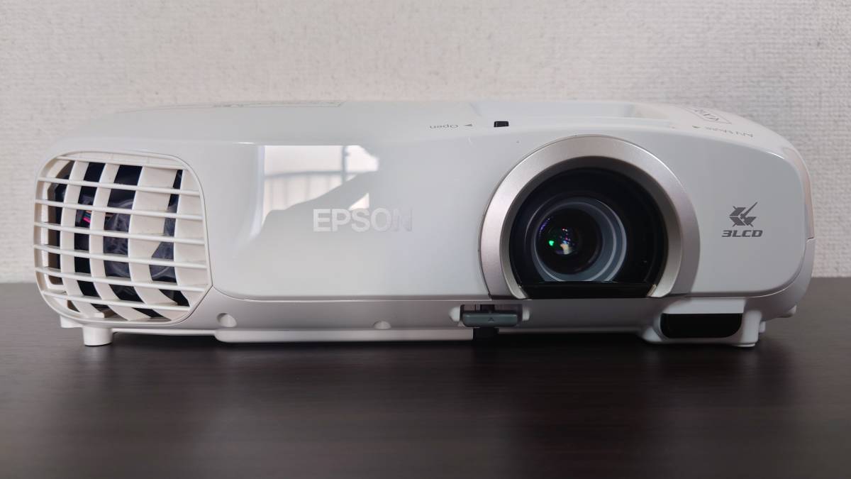 動作品・美品ホームプロジェクタ EPSONプロジェクター EH-TW5200 美品