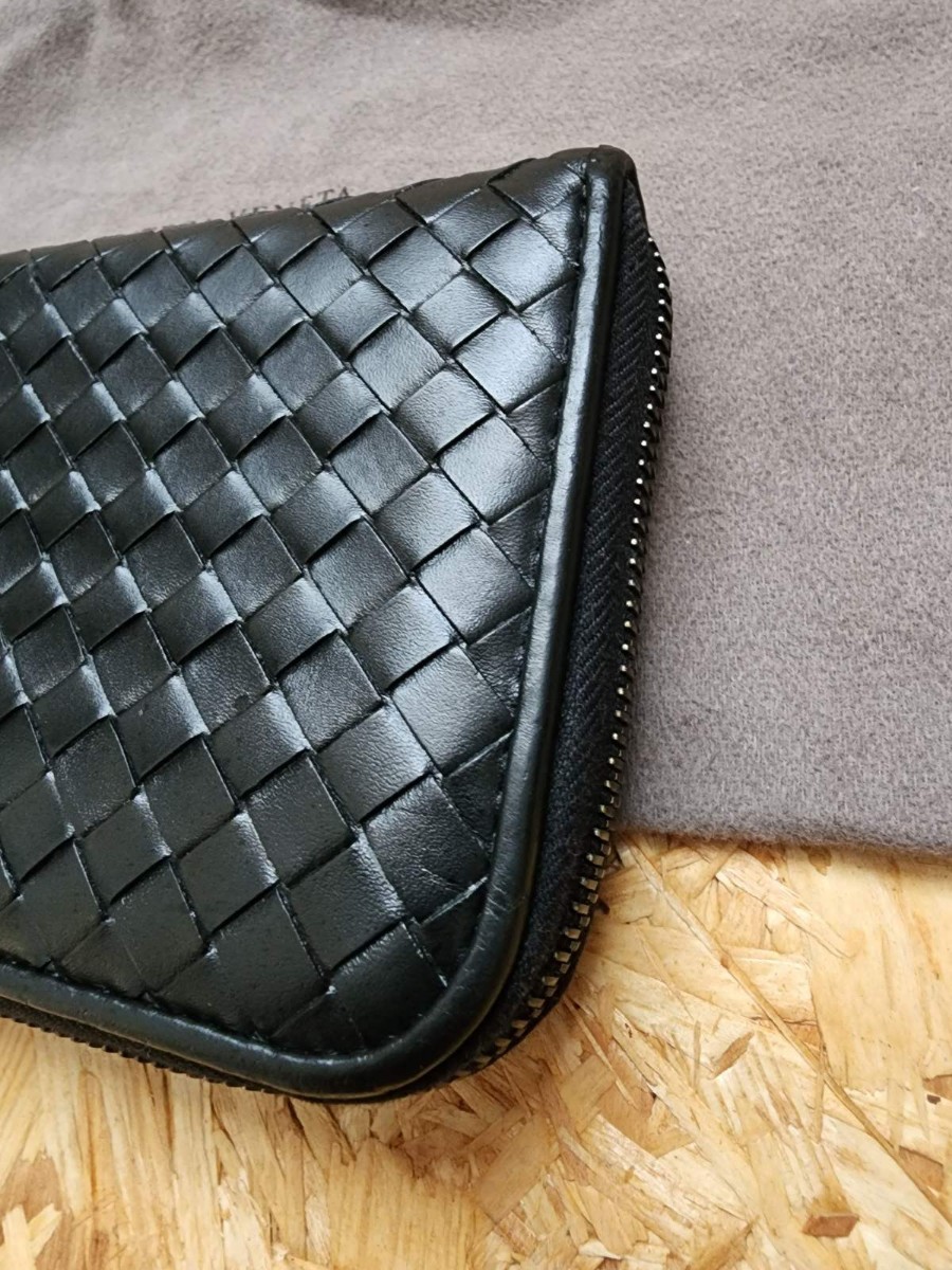 極美品 ボッテガヴェネタ ラウンドファスナー 長財布 イントレチャート