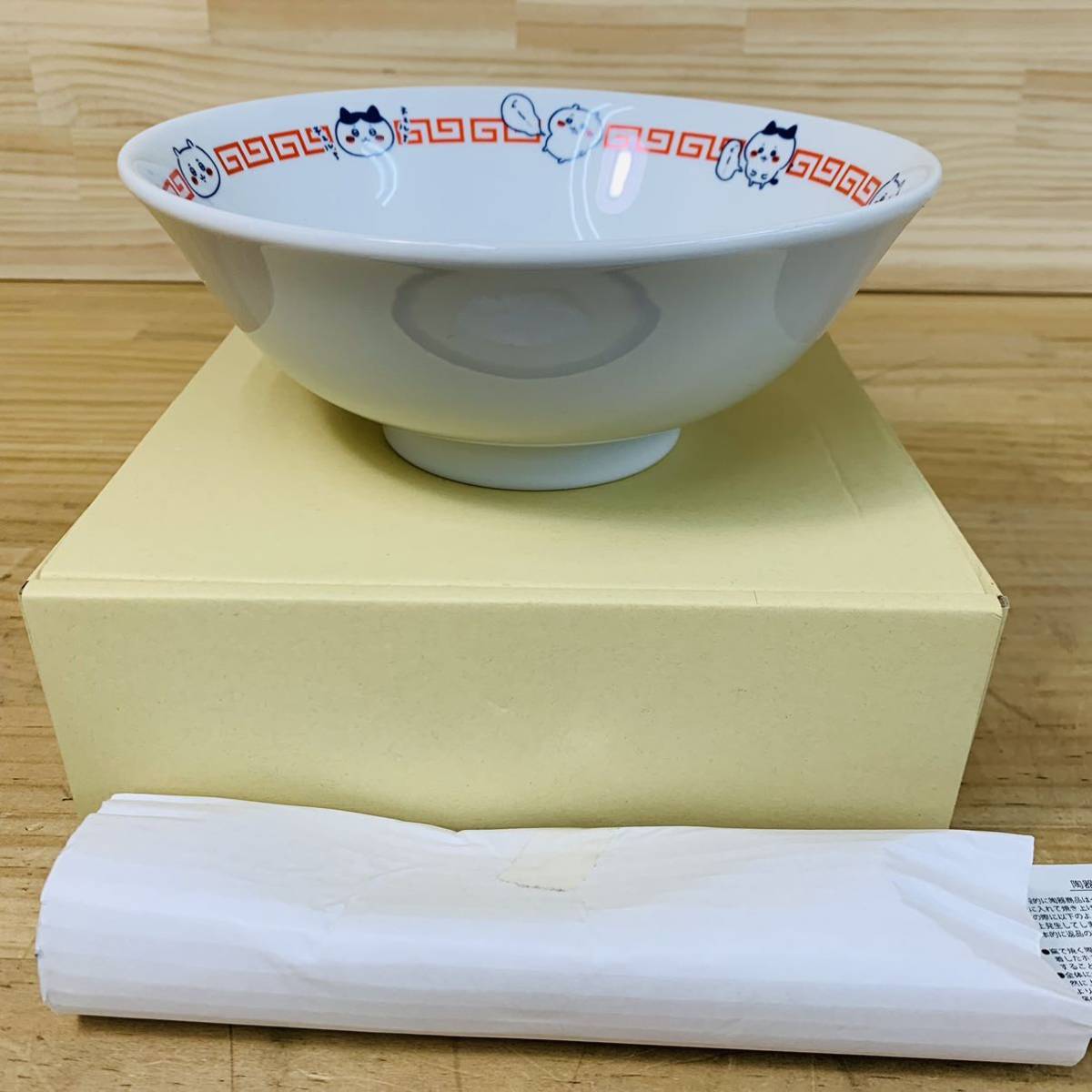 ★D29061-50 未使用品 ちいかわ＆ハチワレ ラーメンどんぶり レンゲセット
