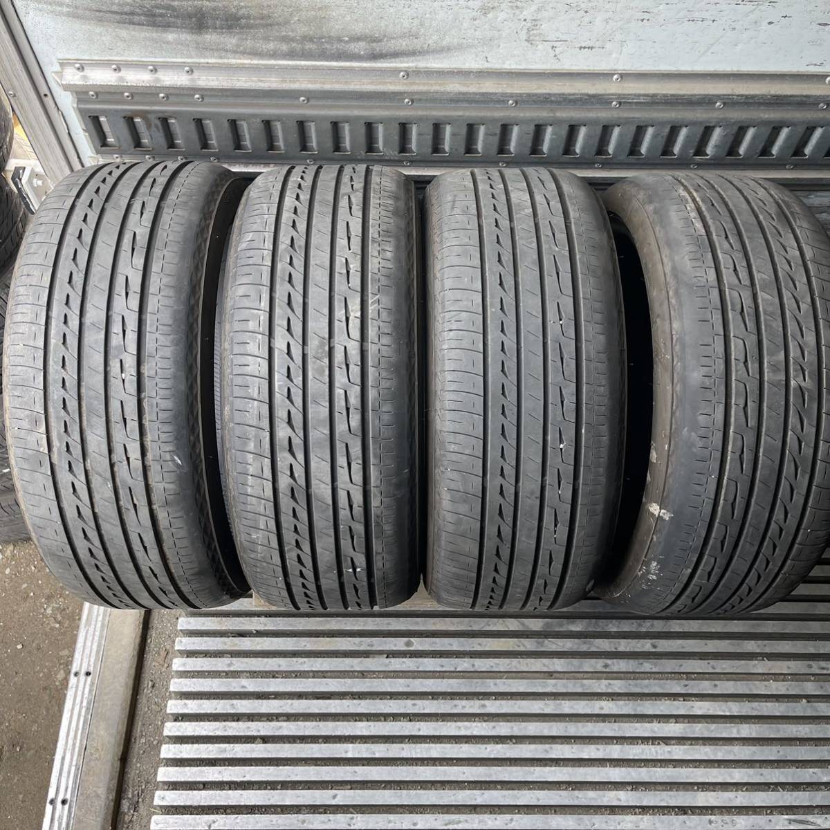 BRIDGESTONE ブリヂストン　ブリジストン　REGNO GRXⅡ 225/40R19 夏タイヤ　2019年製　19インチ