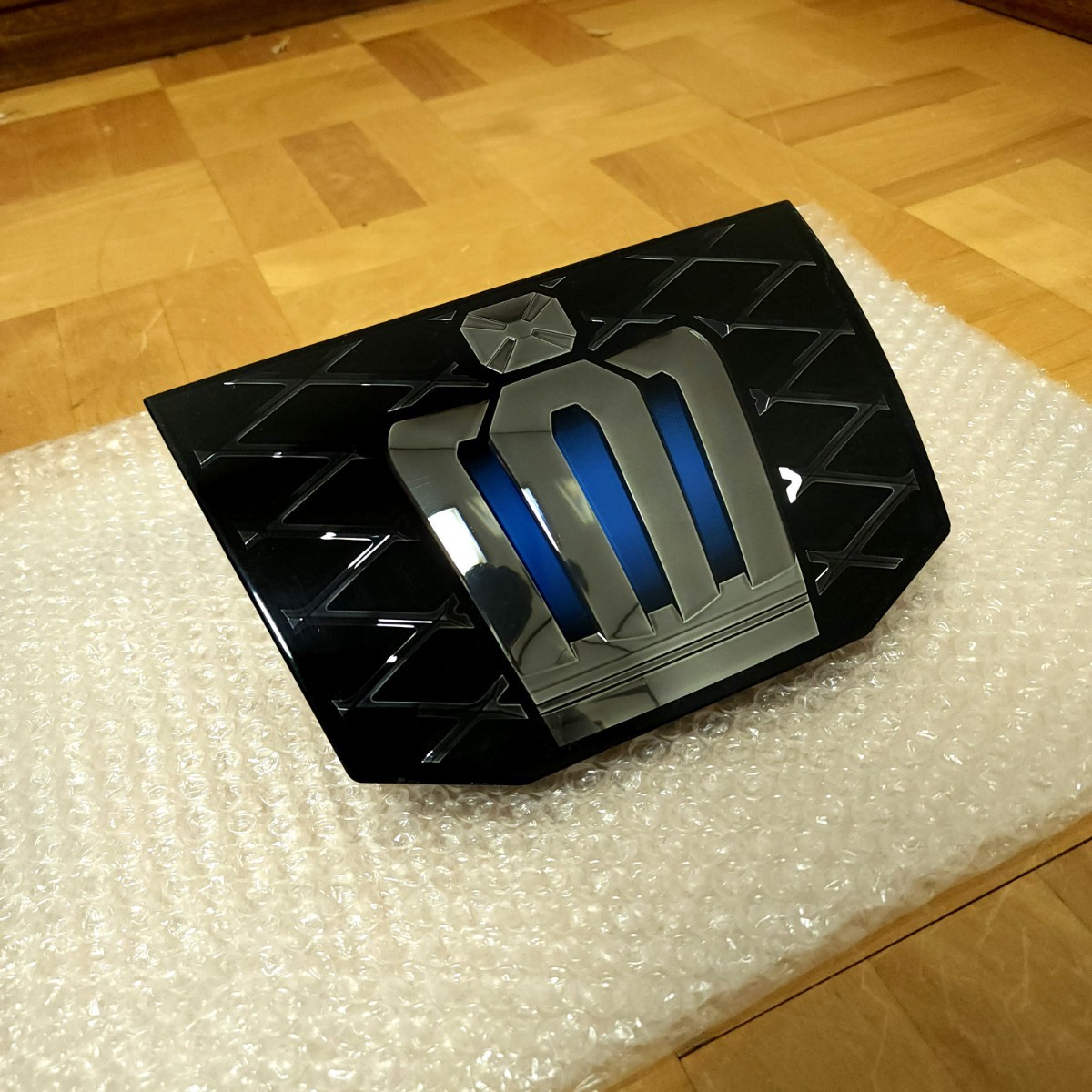 希少 限定車 ブラックスタイル 前期 210 クラウン アスリート 純正 プリクラッシュ フロント グリル エンブレム ミリ波 レーダー 棚B340