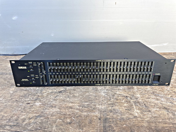 YAMAHA ヤマハ Q2031B グラフィックイコライザー 2チャンネル 31バンド 音響機器 PA機器② 通電確認済