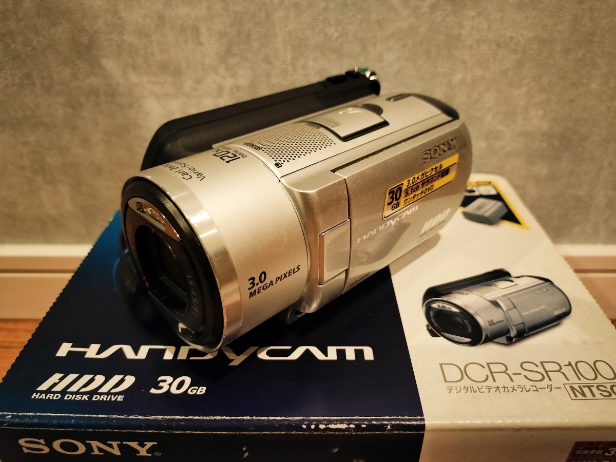 SONY デジタルビデオカメラ DCR-SR100☆HDD 30GB 予備バッテリー付 DCR