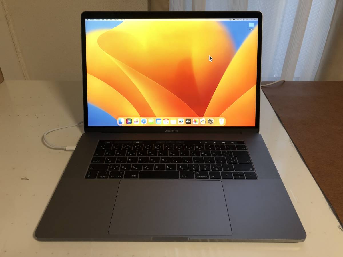 MacBook Pro 2018 15インチ メモリ32GB 1TB 充放電回数：5回 スペース