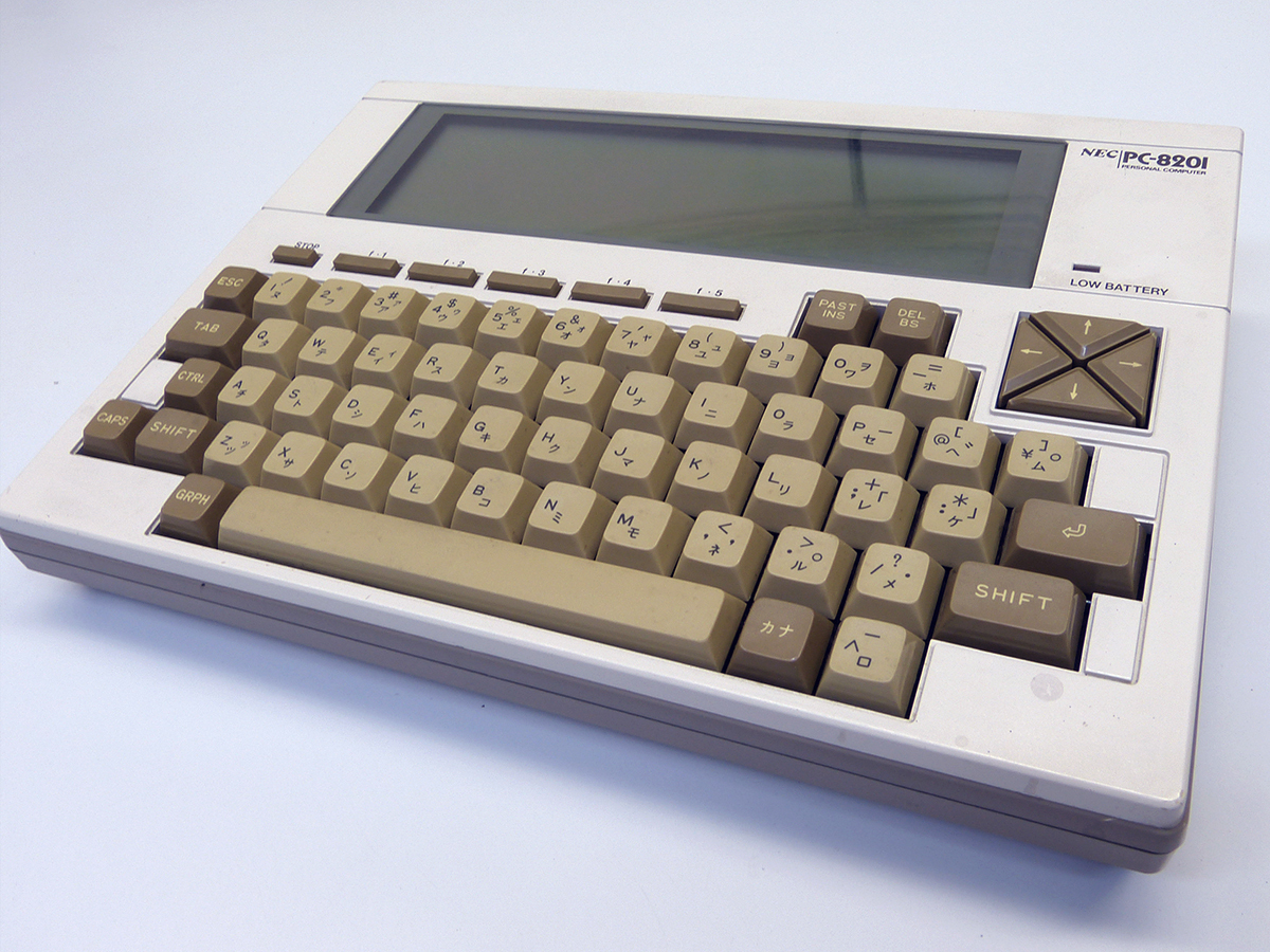◇NEC 旧型PC ハンドヘルドコンピュータ PC-8201 カラー：ホワイト 