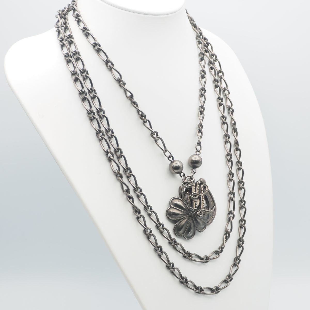 Y213 1円 カールラガーフェルド KARL LAGERFELD ロゴ クローバー 蹄鉄 