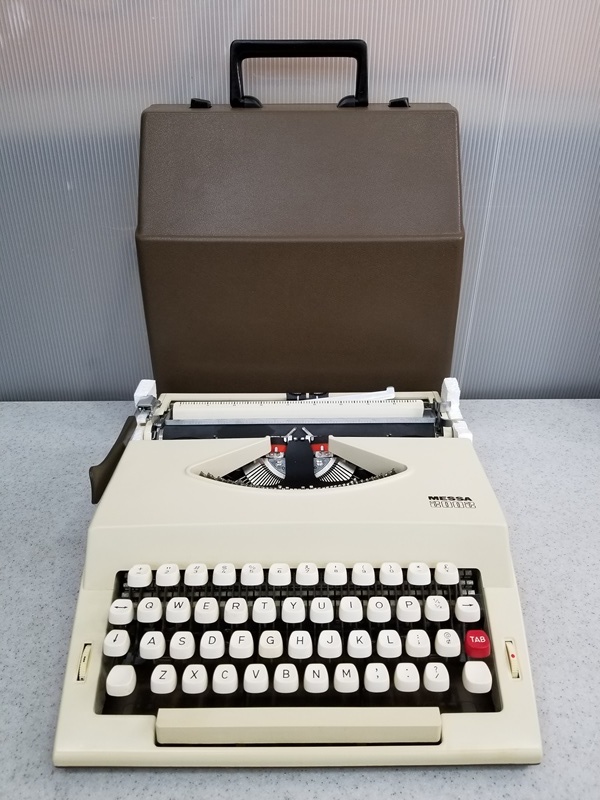 送料無料】MARUZEN ROYAL PORTABLE TYPEWRITER 200 ロイヤルタイプ