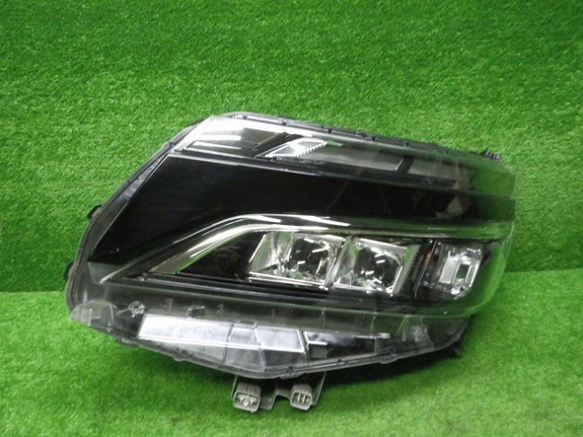 ジャンク 80系 ヴォクシー 後期 左ヘッドライト LED 28-240 E