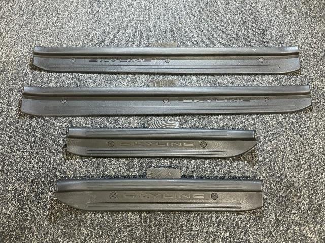 スカイライン E-HCR32 4ドア 純正 スカッフプレート 1台分セット 希少