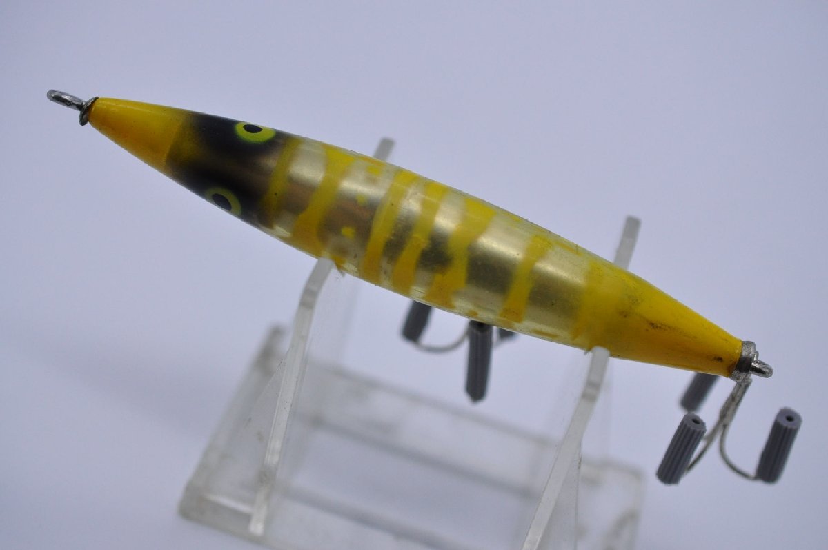 オールドヘドン ダイイングクイーバー イエローアイ 胴割れ HEDDON