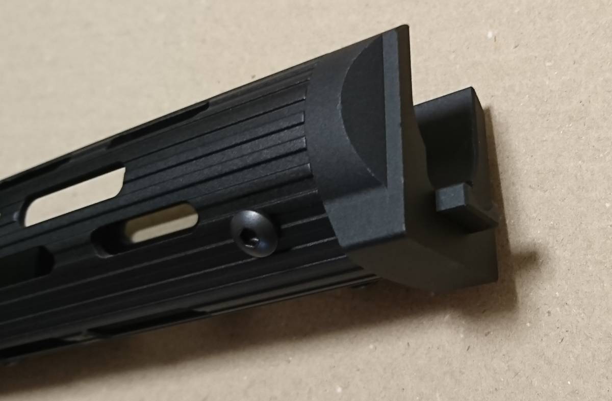 VS-24タイプ　レイルハンドガード　M-LOK仕様　マルイSTD電動AK規格　（AK47 ロシア CYMA LCT M-LOK ハンドガード &frasl;