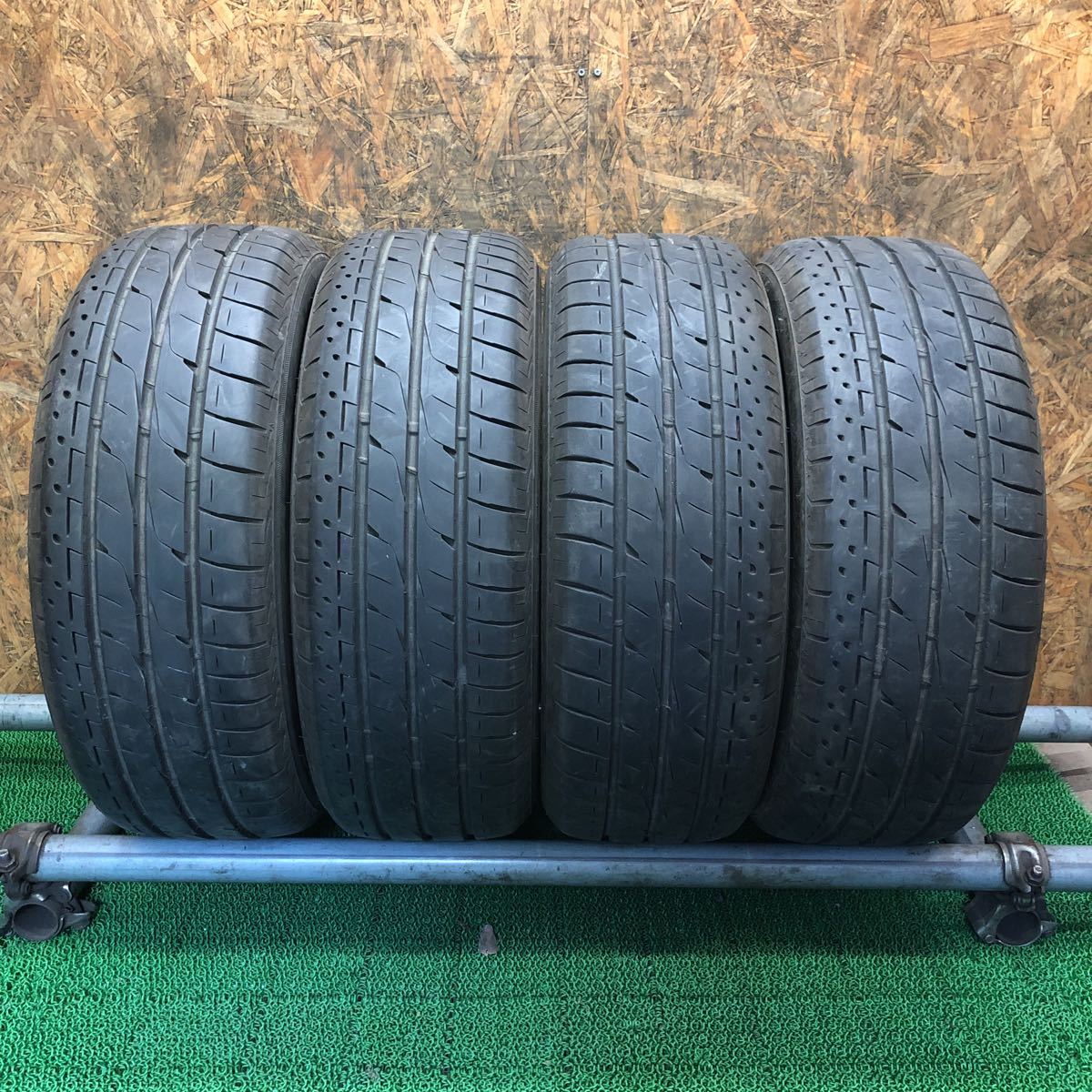 BS　LUFT　RVⅡ　215/55R17　94V　極上バリ山4本価格　P-317　福岡　★引き取り大歓迎★22年製★即決サービス品★早い者勝ち★