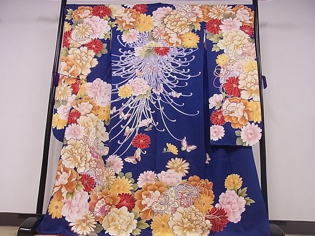 着物屋こころ□豪華振袖 駒刺繍 花蝶文 乱菊 金彩 着丈169.5cm