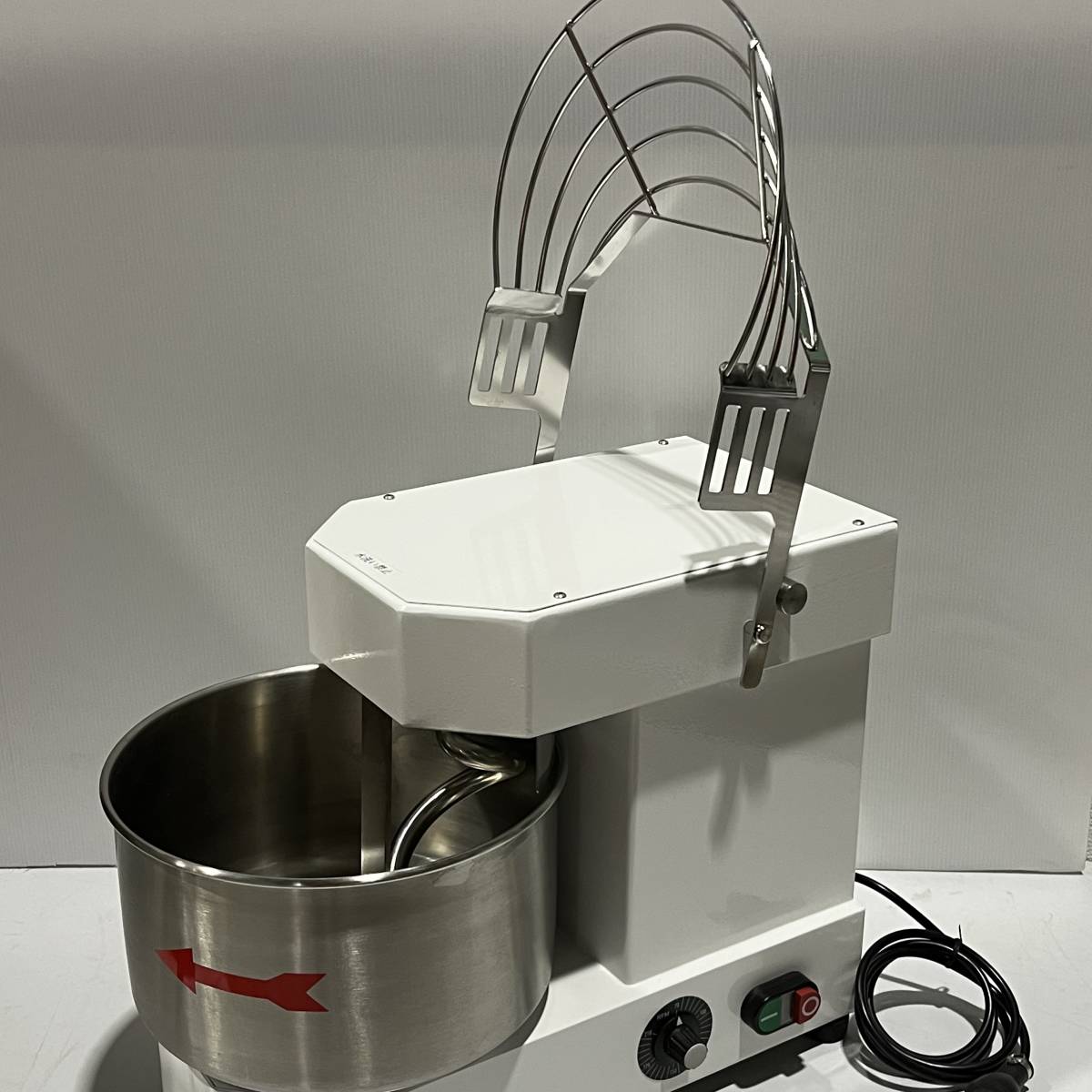 中古品】新光食品機械販売(株) 卓上型スパイラルミキサー SP-05ST 業務