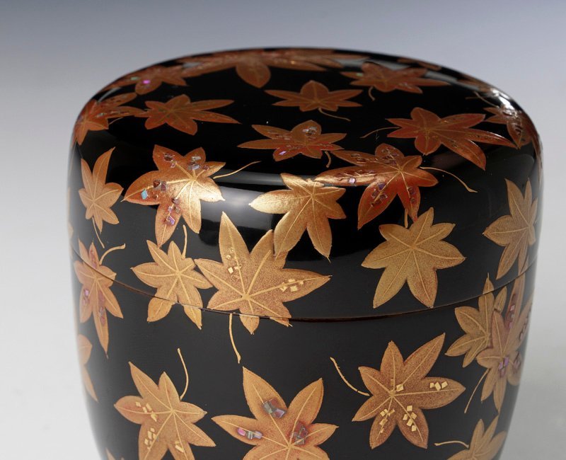 T1000 棗 『うろこ鶴蒔絵』『内朱塗』『塗師 辻石斎』 共箱