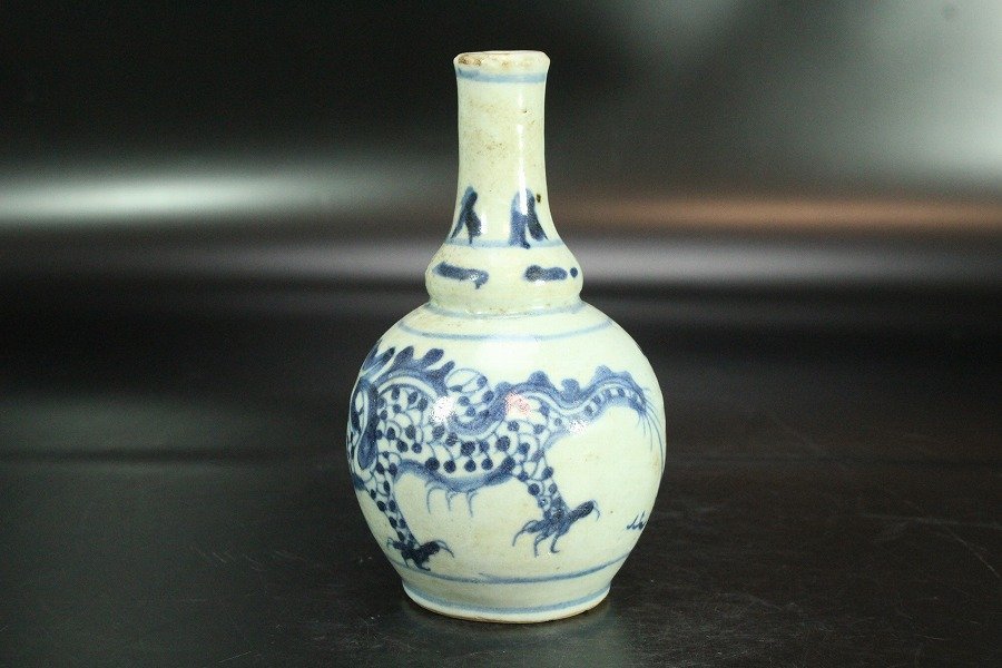 中国美術　青花竜文壺 中国美術 青花竜文壺 青花龍文壺｜収蔵品の紹介「出光コレクション
