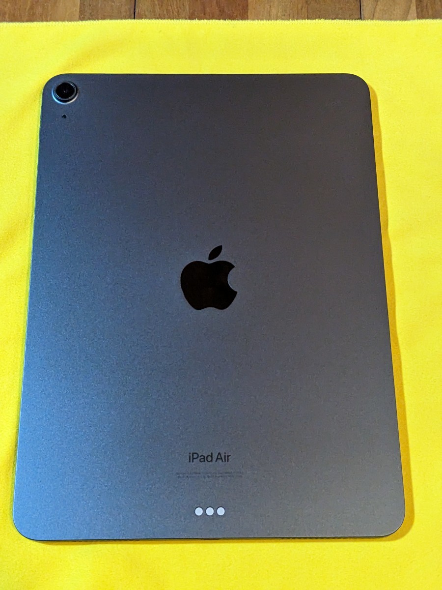 Apple iPad Air（第5世代） 10.9インチ Wi-Fi 64GB スペースグレイ