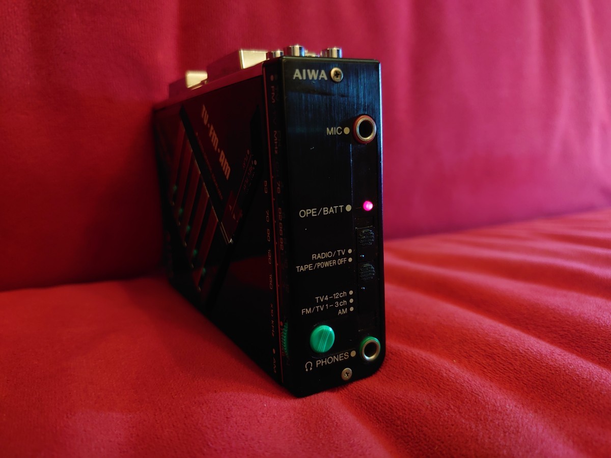 ラジオ・コンポ Aiwa HS-J9 cassette Boy AIWA】HS-J9 Cassette Boy vintage PORTABLE RADIO CASSETTE RECORDER