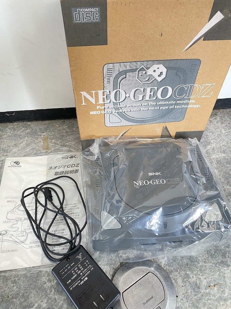 □外観綺麗【SNK NEO-GEO CDZ ネオジオ CD-Z 2倍速ドライブ搭載 小型化