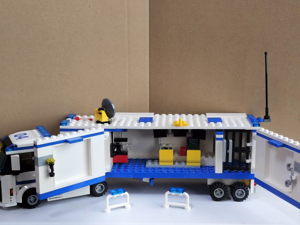 送料無料即決希望 レゴ (LEGO) シティ ポリスベーストラック本体 60044 