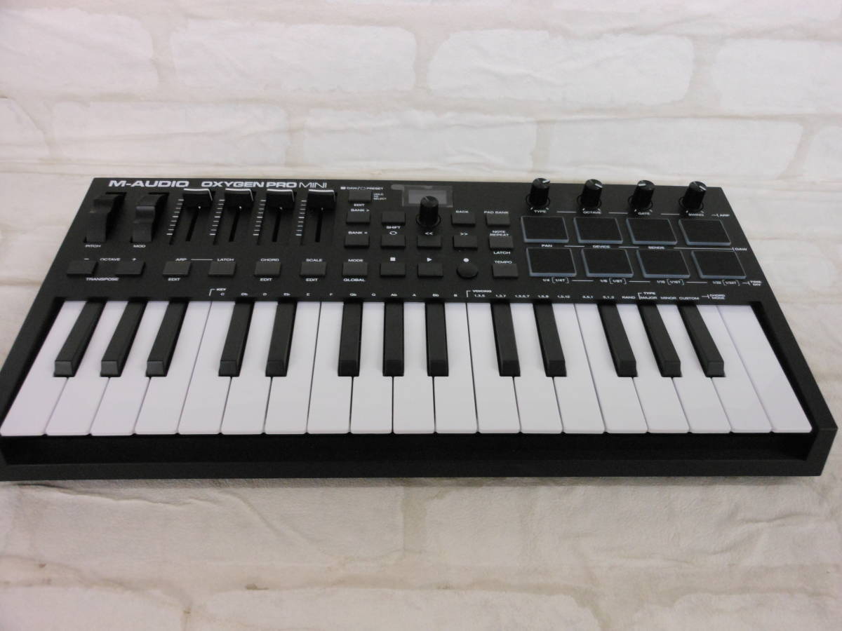 ○【通電のみ確認】M-Audio Oxygen Pro Mini / 32鍵 USB MIDI
