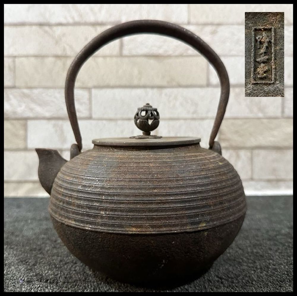 UM9-2S65　韓国美術　純銀製　七宝焼花卉文蓋物　重さ165g　美品　共箱 D4070 SILVER99 刻印 韓国 七宝焼 銀地 淡緑釉 草花文 梅瓶 高さ19cm