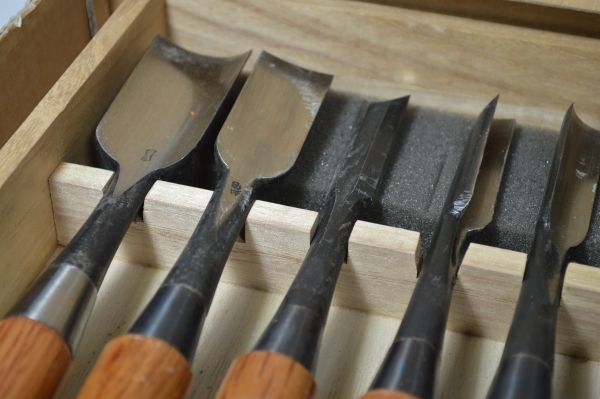 越信作 最高級木彫ノミ 赤ガシ柄 十本組【リライズ野田愛宕店】【店頭