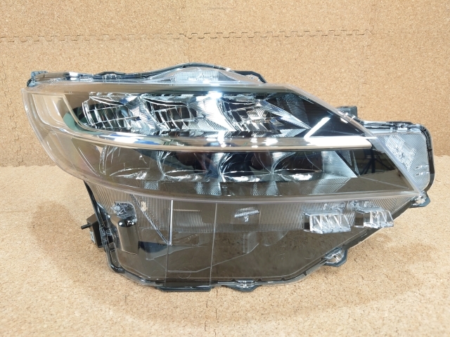 全国無料，人気 日産 ルークス ハイウェイスター B44A B45A B47A B48A 右ヘッドライト LED KOITO コイト 100-23779 打刻印:Y R5-1971C-CA(ヘッドライト)｜売買されたオークション情報、yahooの商品情報をアーカイブ公開 - オ 日産用
