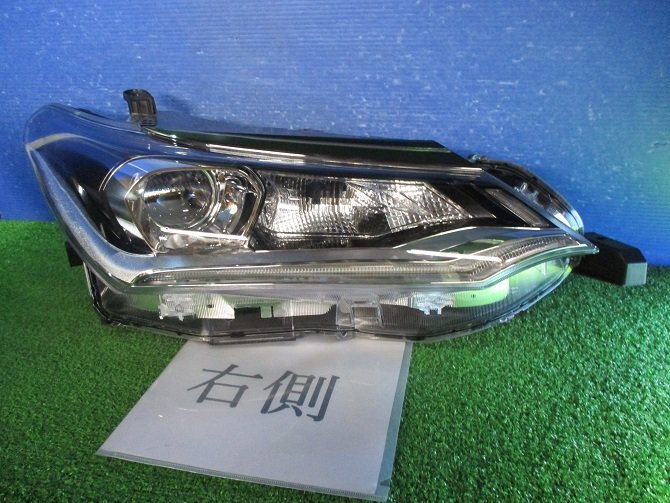 本物保証，2026 管理№05191 １６ ＮＲＥ１６０ カローラフィールダー 後期 純正 ＬＥＤ 右ライト １２－５９７(ヘッドライト)｜売買されたオークション情報、yahooの商品情報をアーカイブ公開 - オークファ トヨタ用