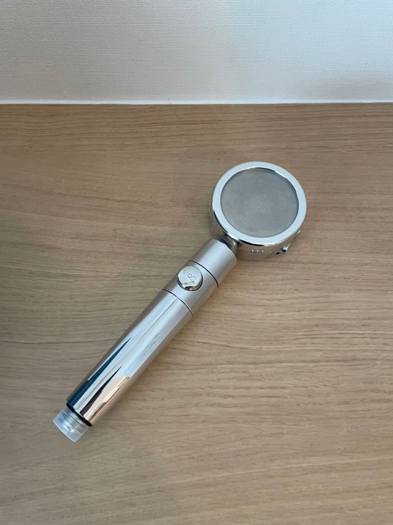 日丸屋製作所 シャワーヘッド 日本製塩素除去剤 節水 浄水 止水ボタン 水流調整 角度調整 アダプター付 国際基準G1/2 (シルバー)_3