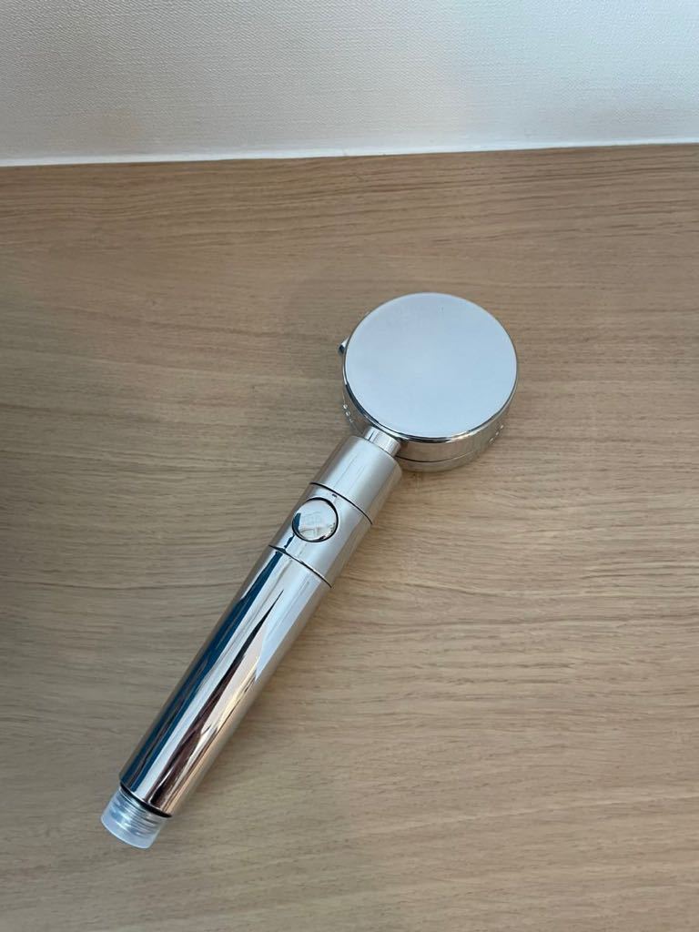 日丸屋製作所 シャワーヘッド 日本製塩素除去剤 節水 浄水 止水ボタン 水流調整 角度調整 アダプター付 国際基準G1/2 (シルバー)_4